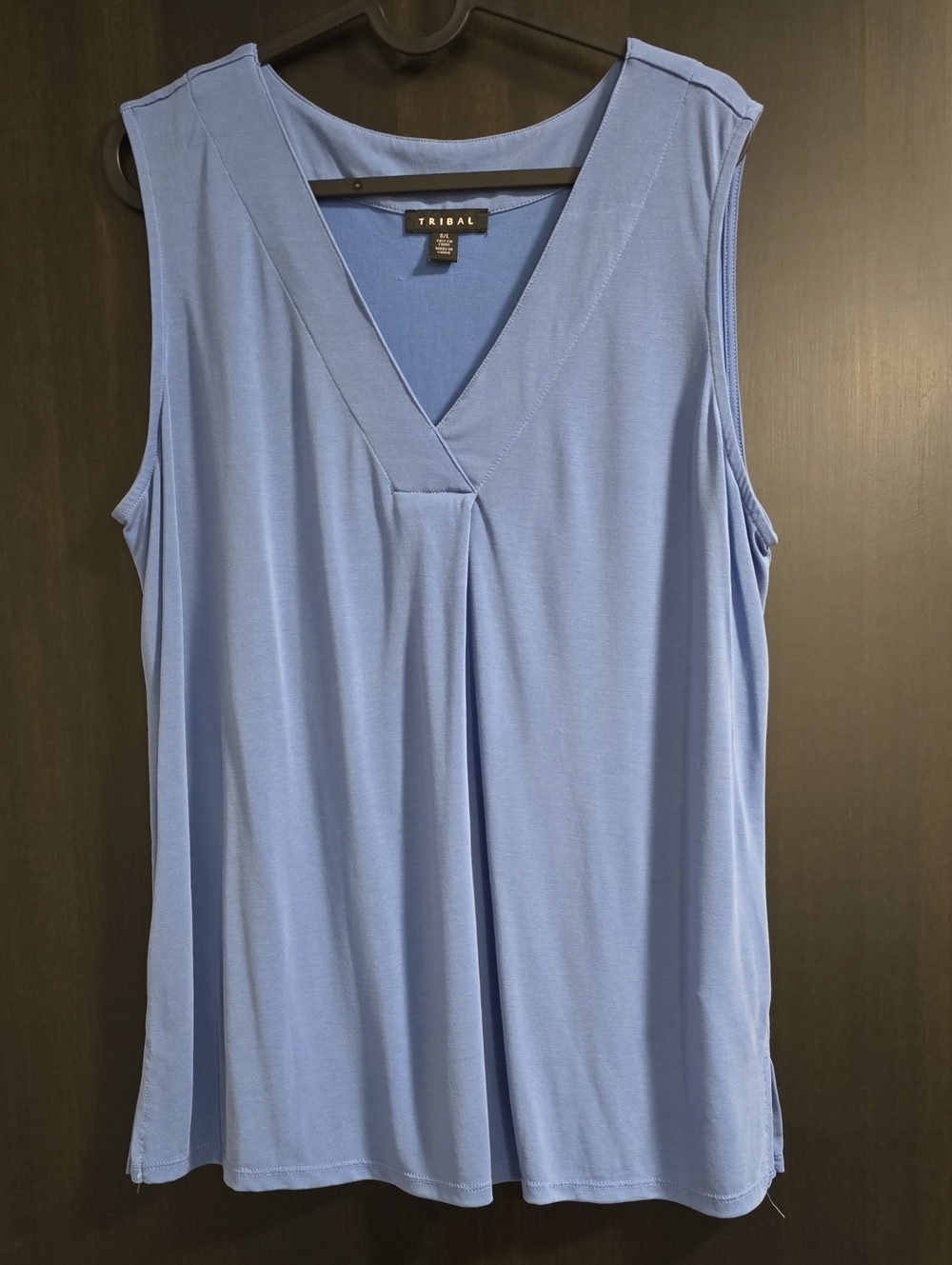 Tribal Powder Blue V-Neck Sleeveless Tank, Size L